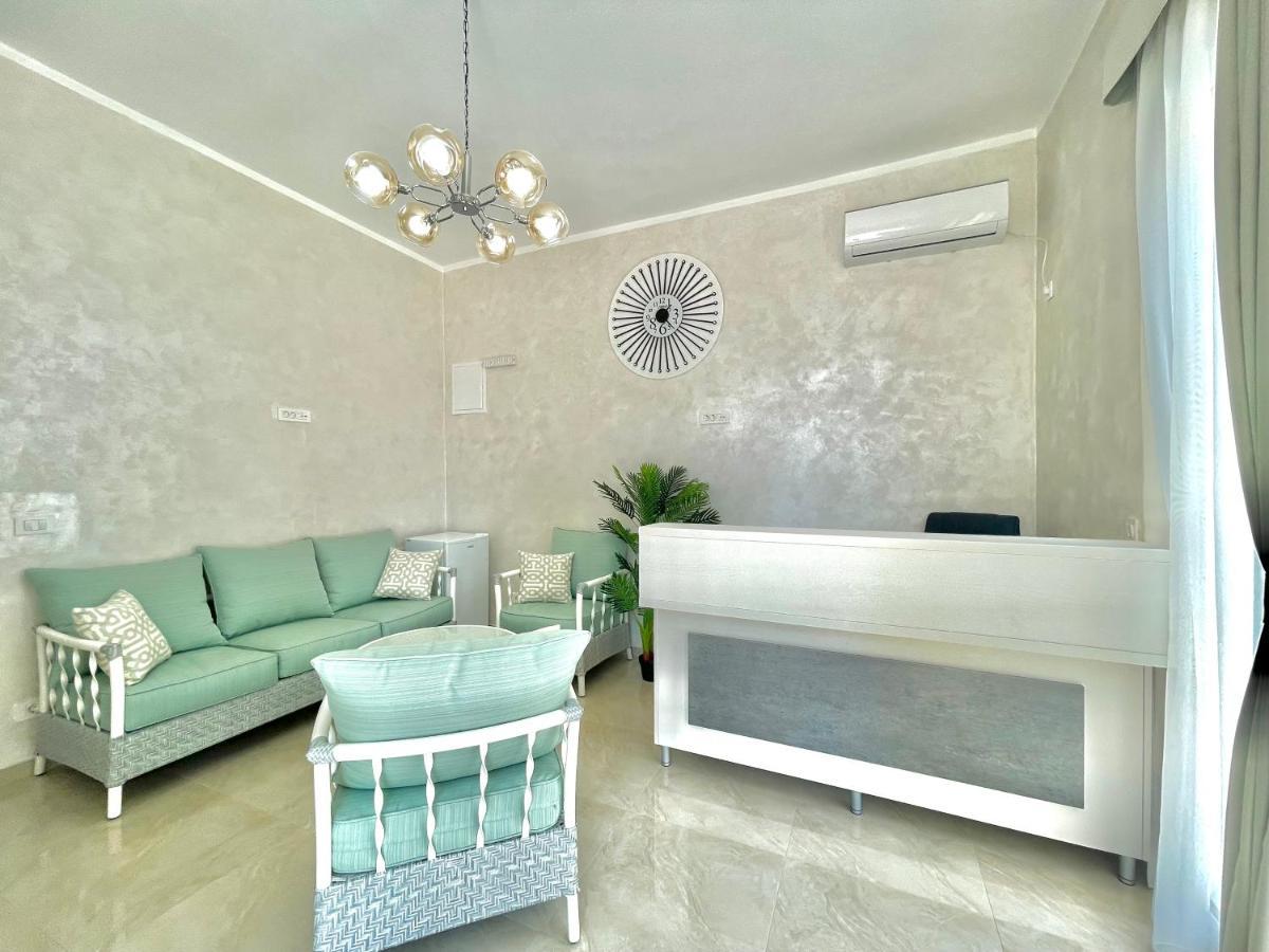 Seaside Apartments Sword Бар Екстериор снимка