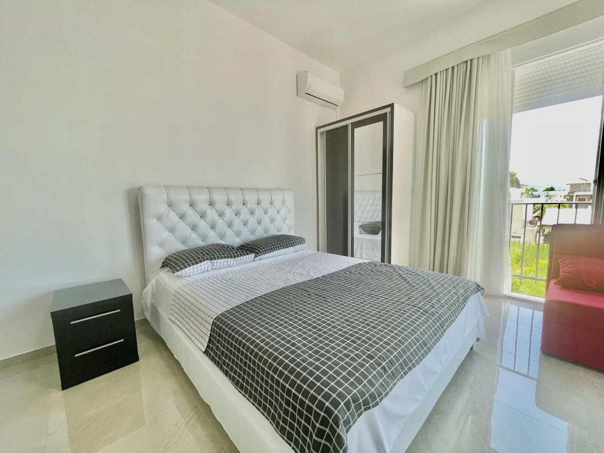 Seaside Apartments Sword Бар Екстериор снимка