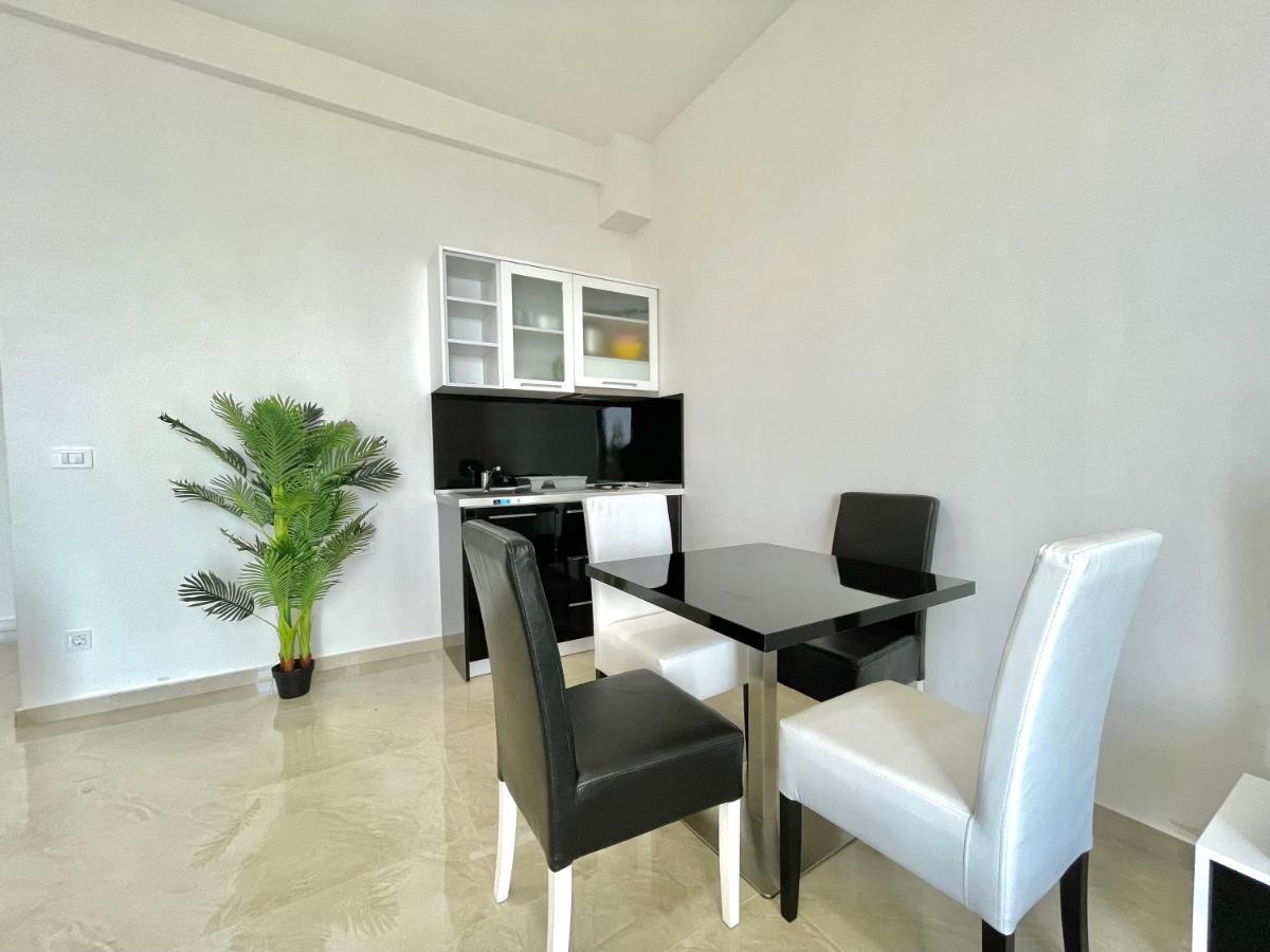 Seaside Apartments Sword Бар Екстериор снимка