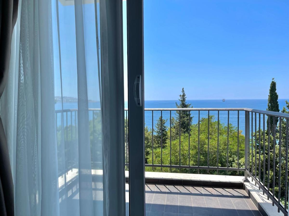 Seaside Apartments Sword Бар Екстериор снимка