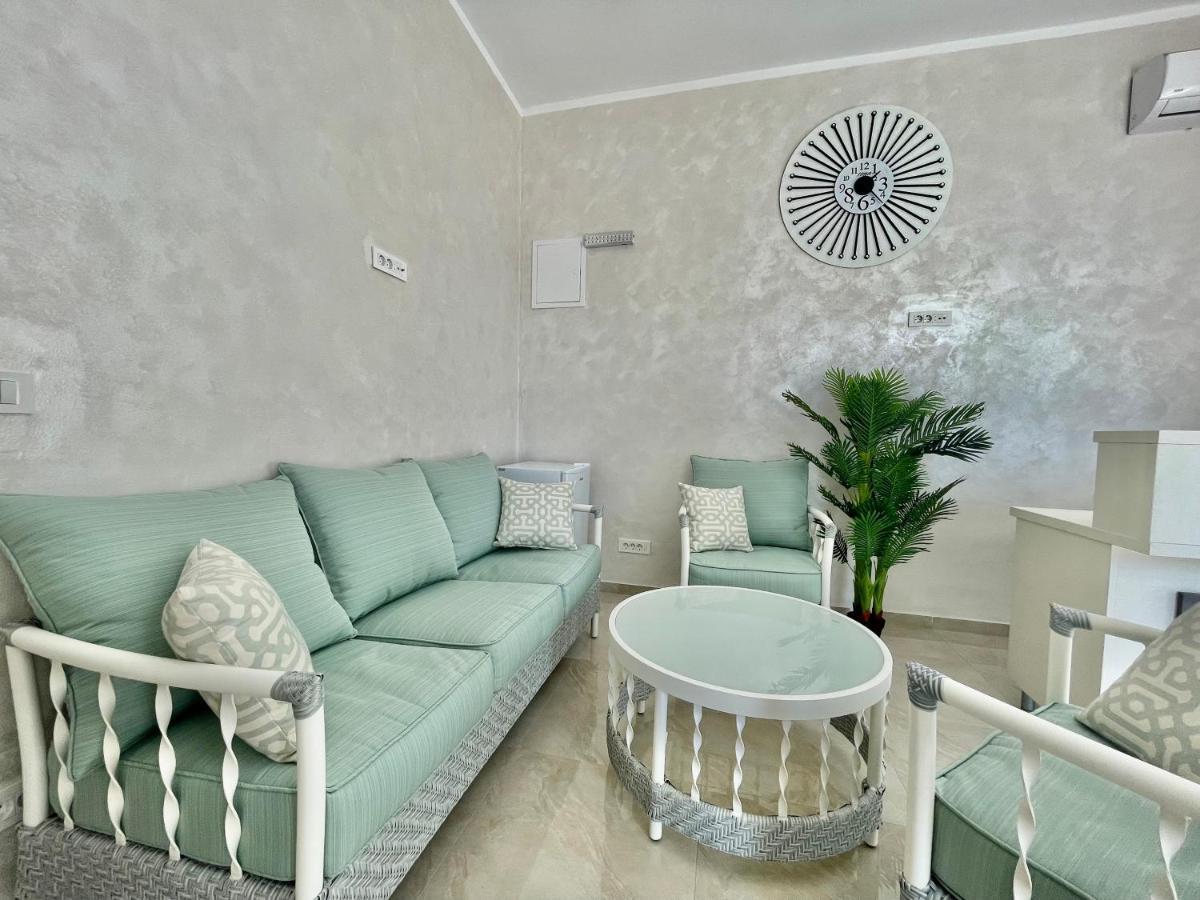Seaside Apartments Sword Бар Екстериор снимка