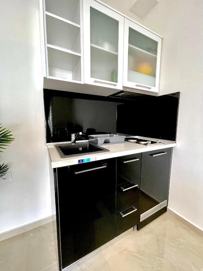 Seaside Apartments Sword Бар Екстериор снимка